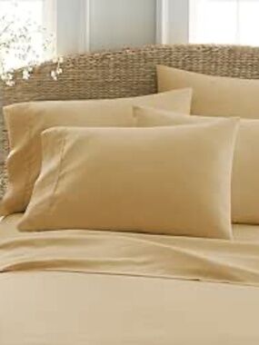 6-Piece Bed Sheet Set by ienjoy Home Collection Queen, Gold 813538020927